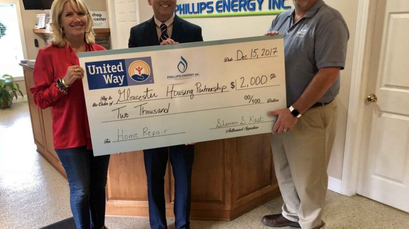 Phillips Energy and united way of the Virginia peninsula donation